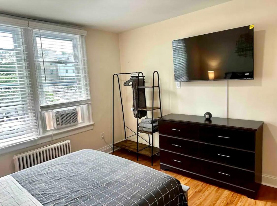 8-A Diamond In Yonkers, Ny Hotell Eksteriør bilde